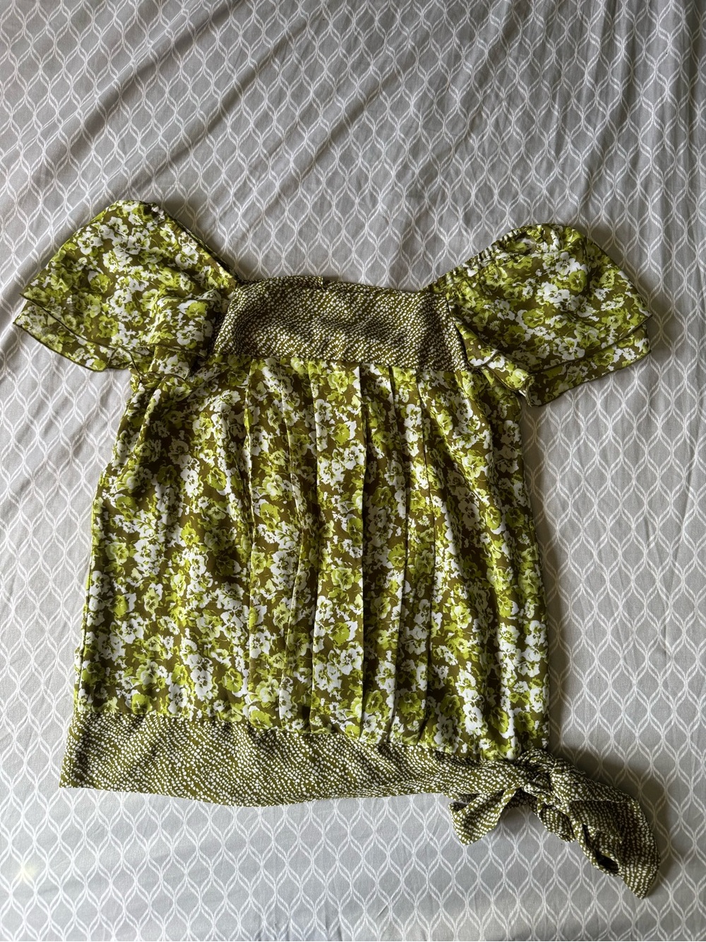 Apt. 9 Olive Green and White Floral top